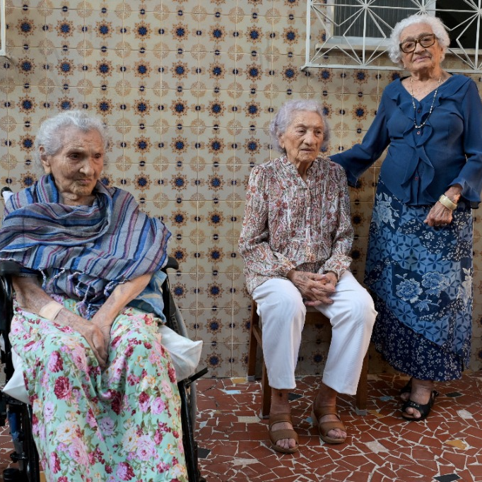 Scientists seek clues to longevity from three Brazilian sisters over 100