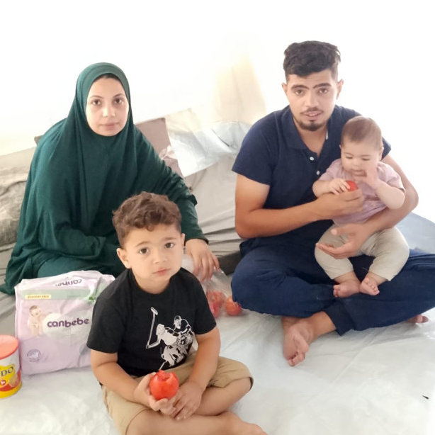 Atta & Iman - food and medicine for their children