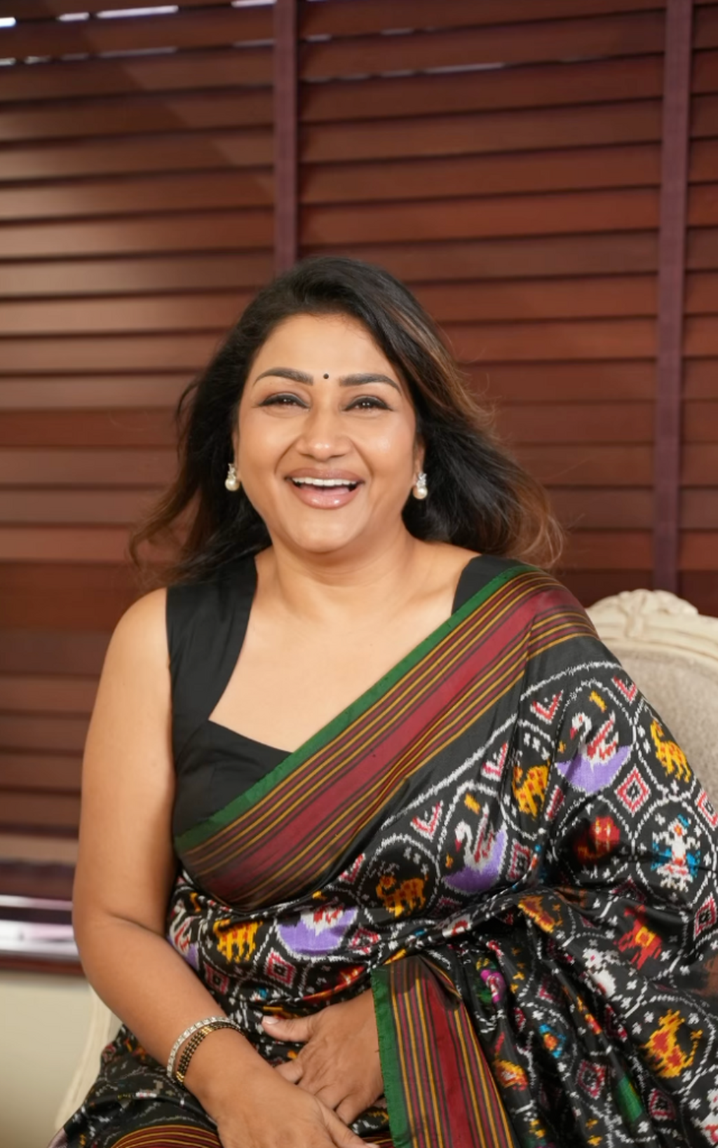 Dolly Jain in Kunjar Phool Jaal