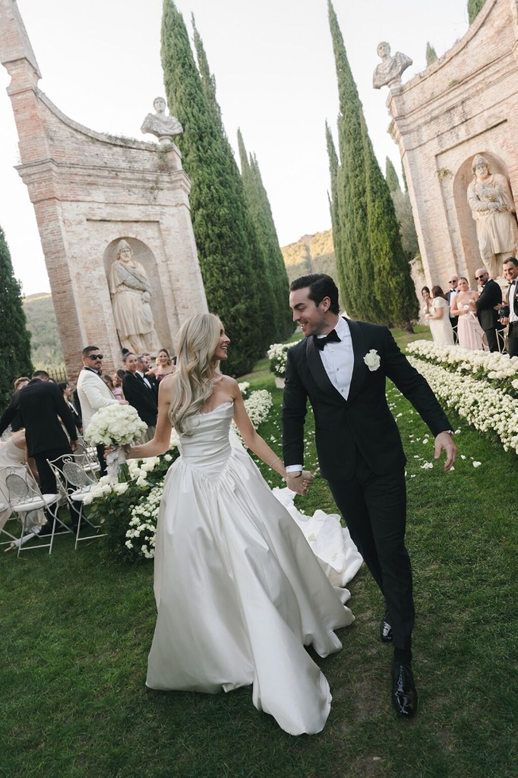 An Ethereal Ceremony at Villa Cetinale for Alyssa + Ryan &mdash; La Lista