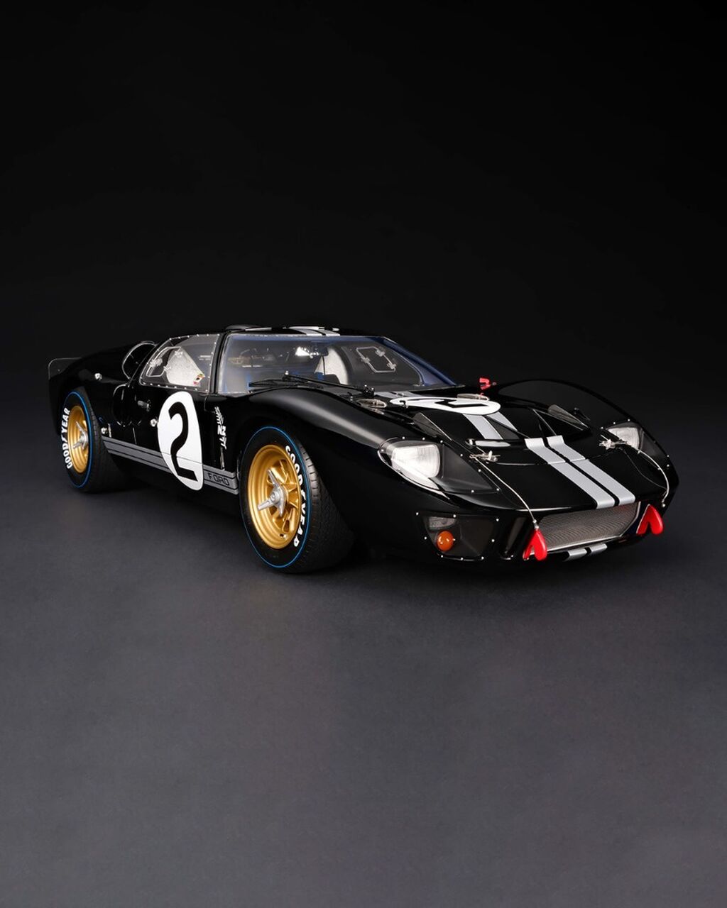 Ford GT40 - 1966 Le Mans Winner - 1:8 scale