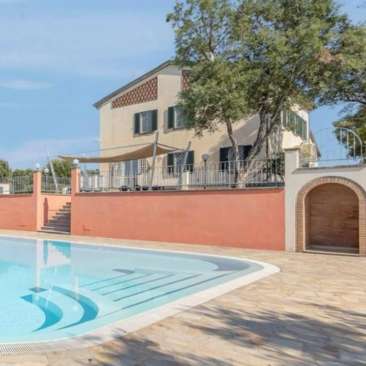 Villa in vendita a Cecina