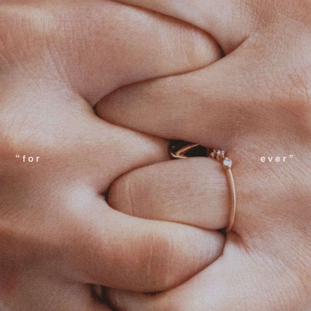 Alicia Moffet - "forever"