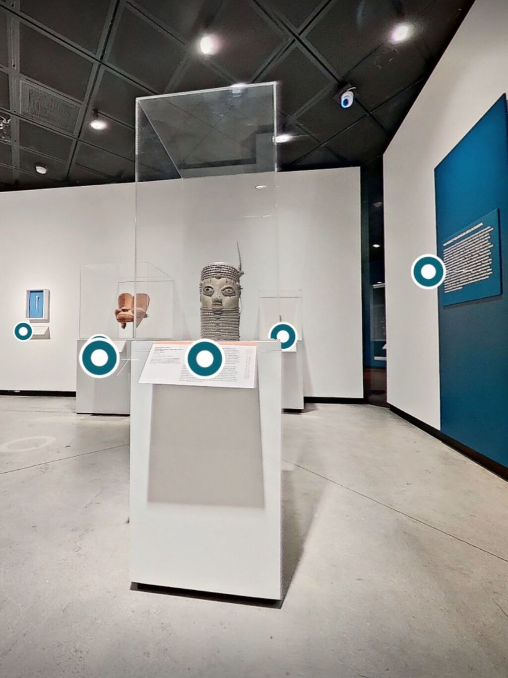 Virtual exhibition: "Belongings: Changing Hands and Shifting Meanings in African Arts"