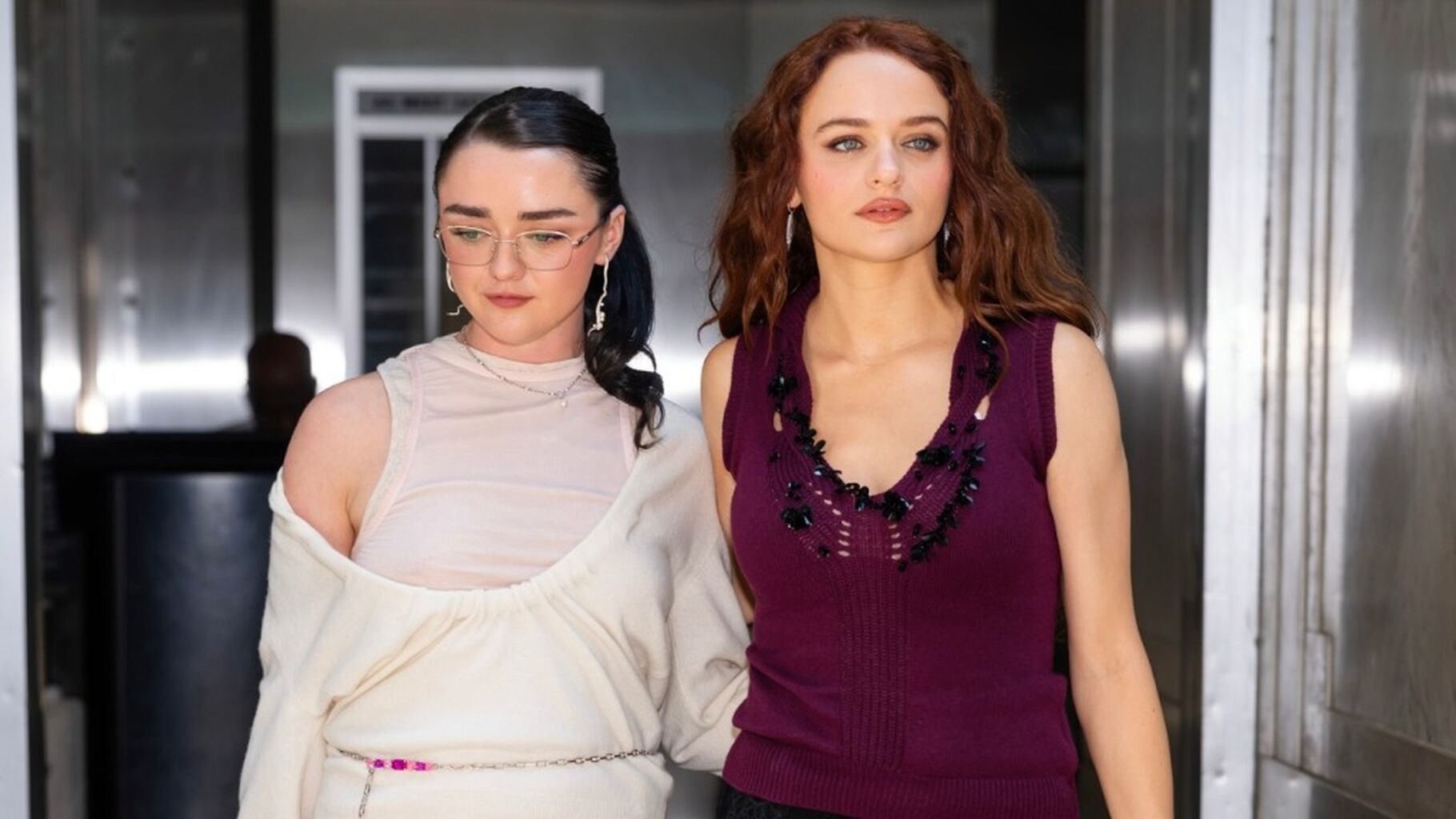 Joey King & Maisie Williams Brew Up Buzz Promoting &lsquo;Practical Magic 2&rsquo;