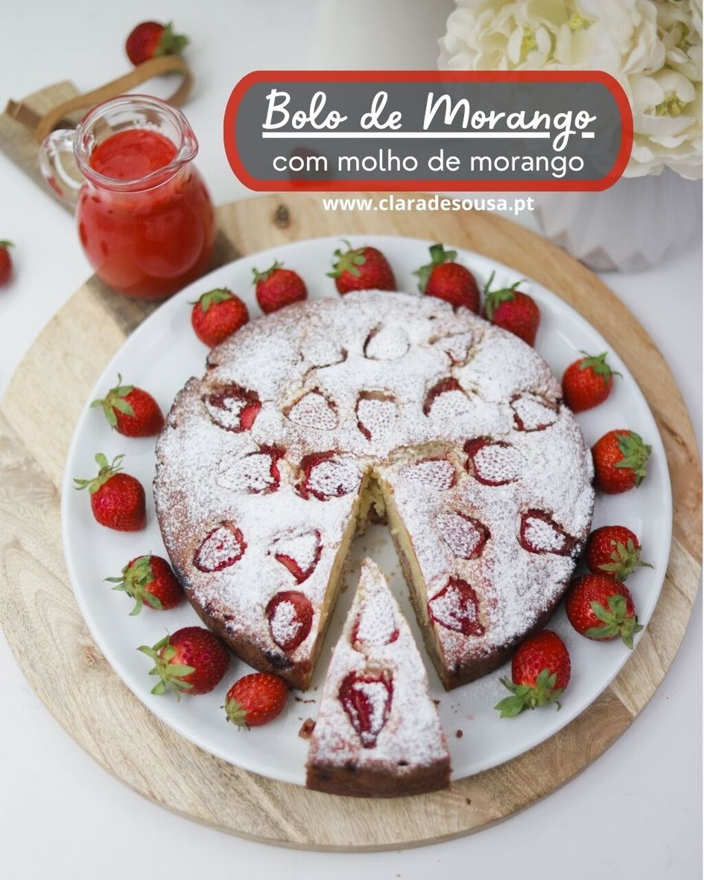 Bolo de morango com molho de morango