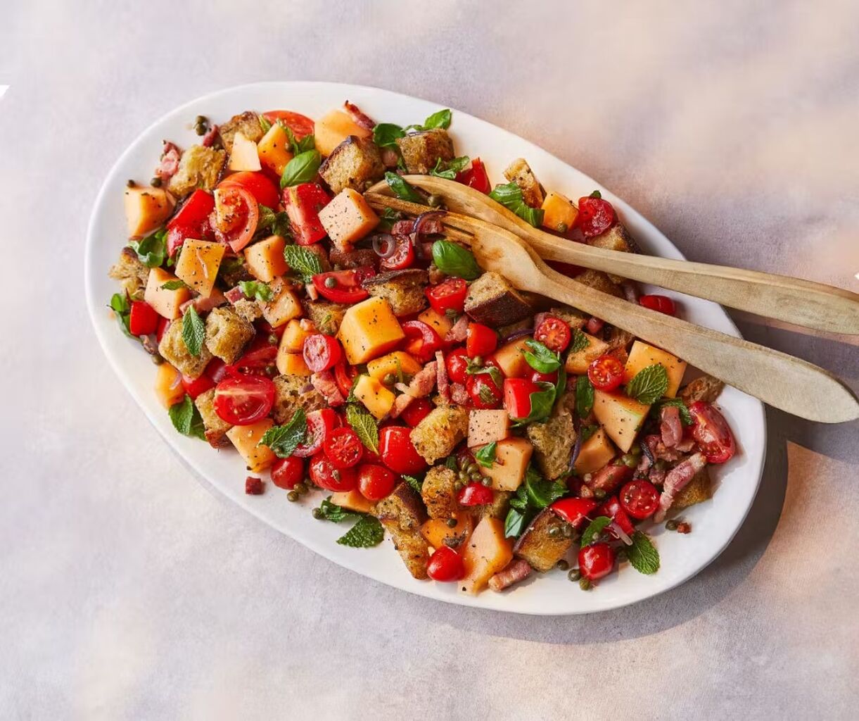 🍈Melon, tomato & bacon panzanella
