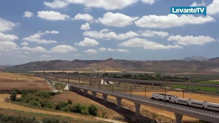 Renfe ofrece m&aacute;s de 120.000 plazas en la Comunitat Valenciana para la operaci&oacute;n salida y retorno de agosto