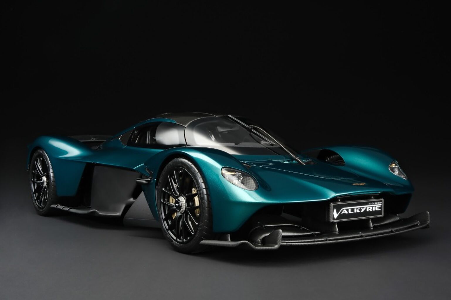 Aston Martin Valkyrie - 1:8 scale