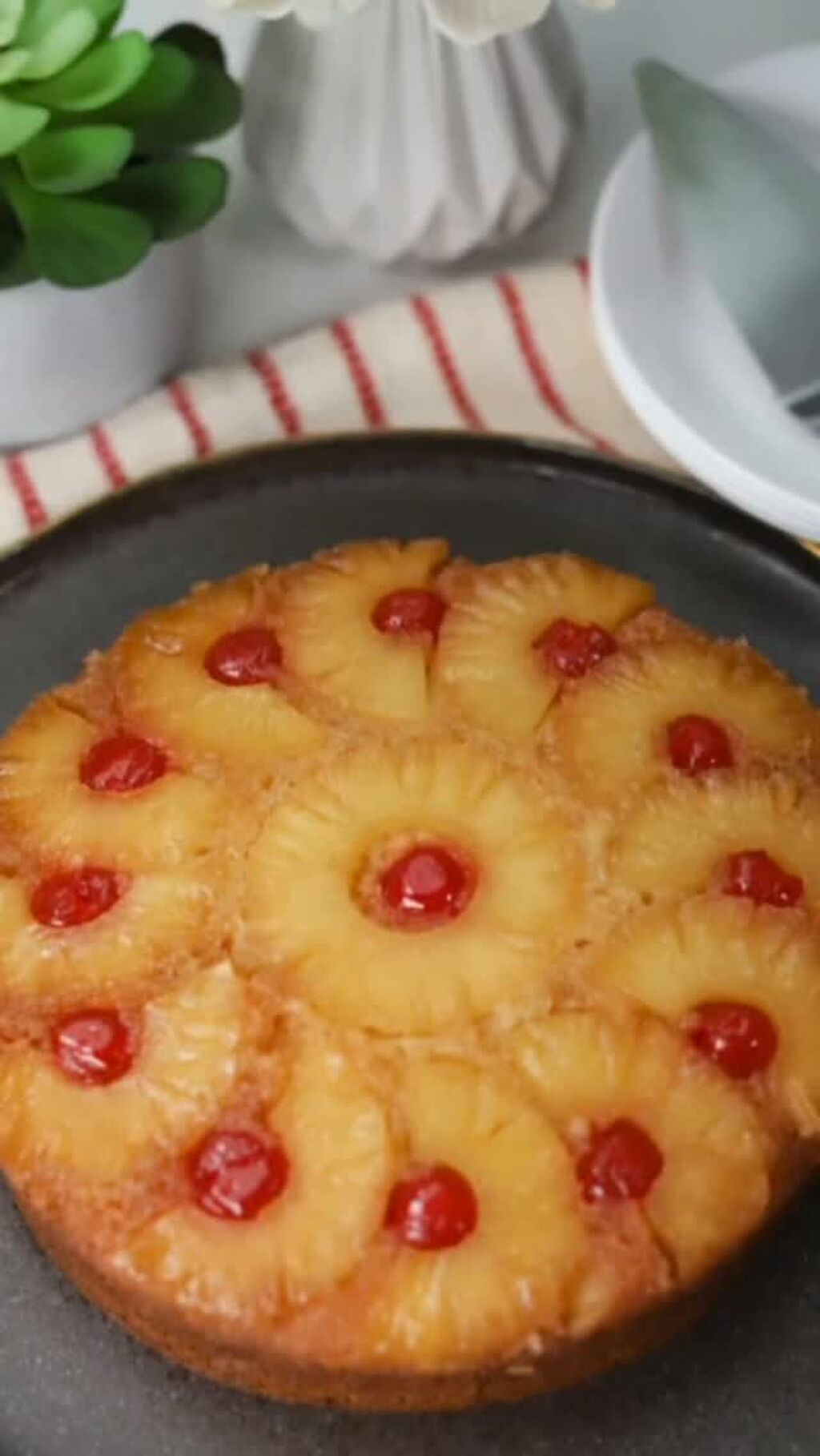 Bolo de anan&aacute;s invertido
