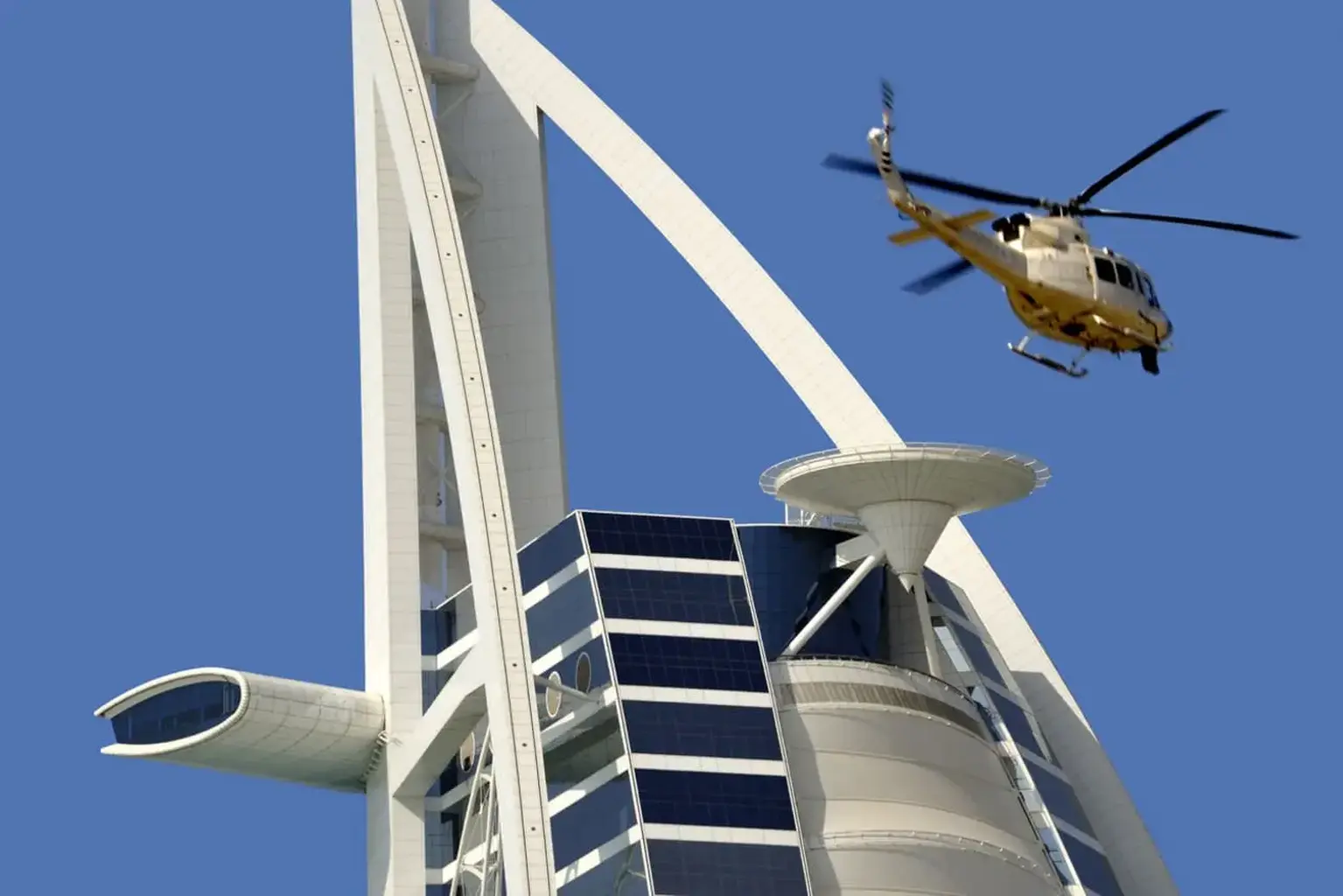How to Book and Experience a Helicopter Tour in Dubai: Packages, Prices, Requirements