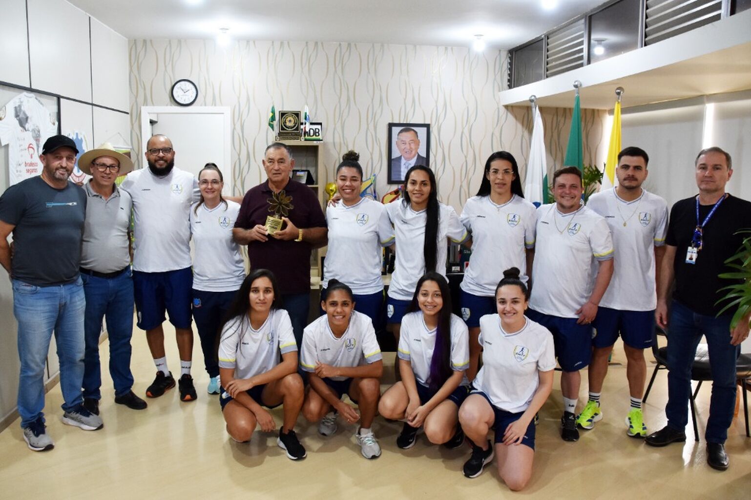 Equipe feminina de futsal de S&atilde;o Miguel do Igua&ccedil;u conquista t&iacute;tulo da fase regional dos Jogos Abertos do Paran&aacute;