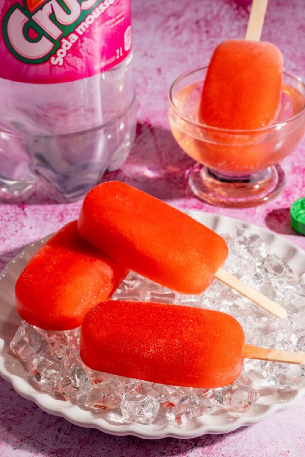 Recette rapide de pops &agrave; la cr&egrave;me soda et aux fraises