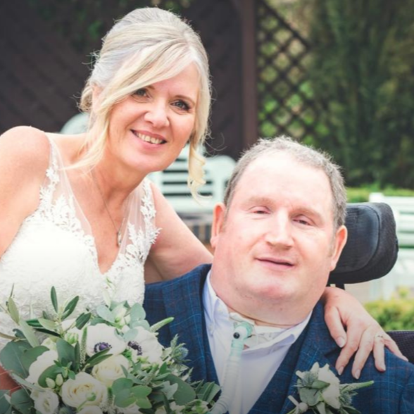 Louise fell in love with David at first sight. But he was paralysed - and she was married. Yet, their deeply moving story proves that nothing can keep soulmates apart... even when they know their union will meet a heartbreaking end