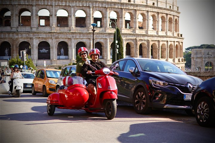 Rome Vespa Sidecar Tour &mdash; 90-Minute City Highlights Tour