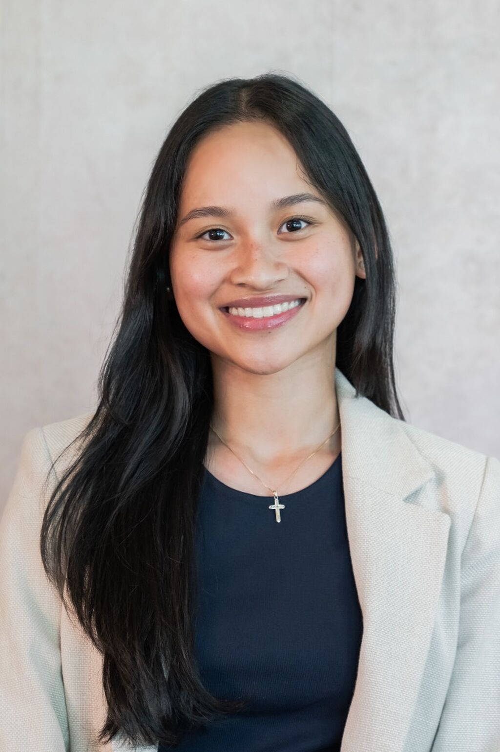Guam woman begins medical school with promise to return