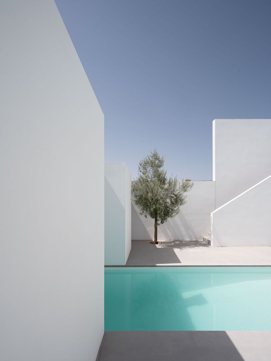Minimalism, Reconsidered in the Iberian Oven