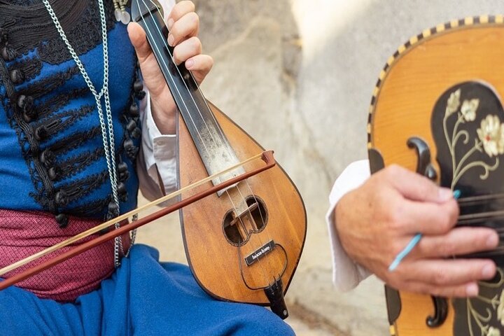 Cretan Night Music, Food & Dancing Tour