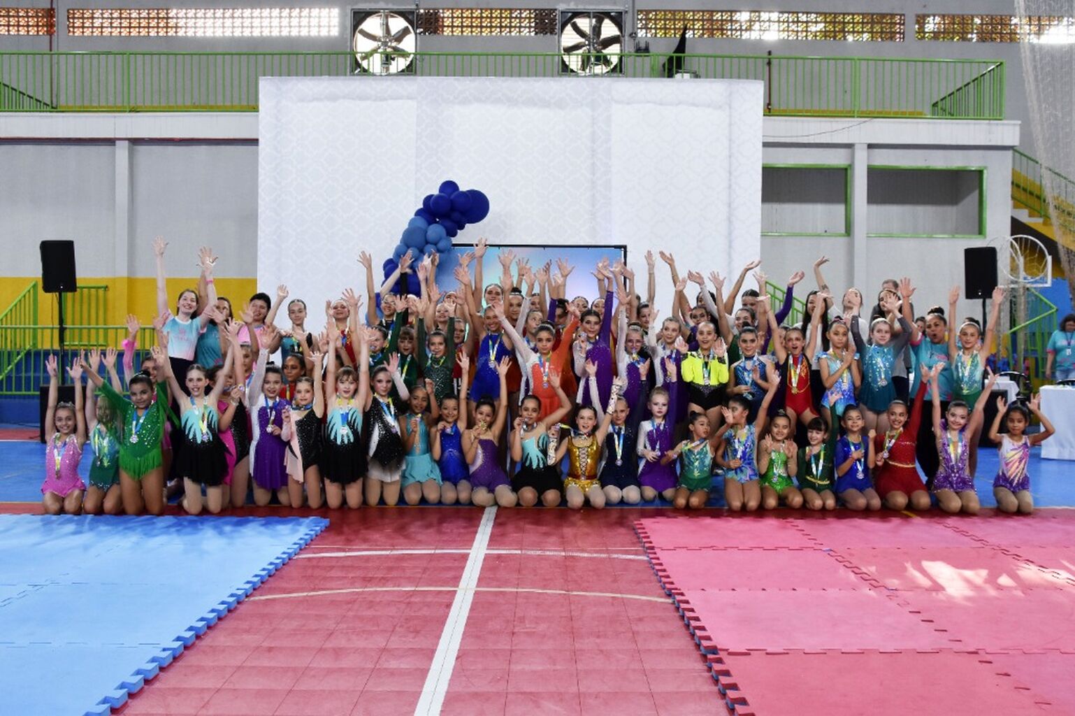 Mostra e Copa do Igua&ccedil;u movimentam a gin&aacute;stica r&iacute;tmica em S&atilde;o Miguel do Igua&ccedil;u