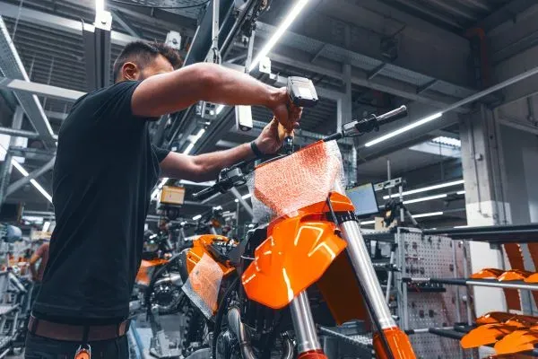 11.09 | Werksf&uuml;hrung: Inside KTM Production