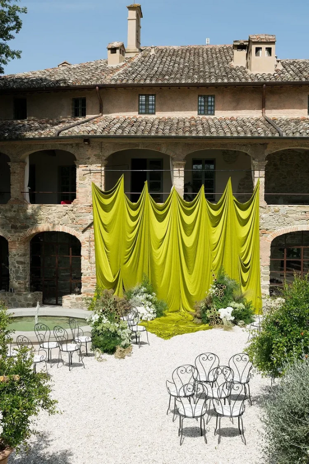 Katherine + Matt&rsquo;s whimsical Umbrian wedding &mdash; La Lista