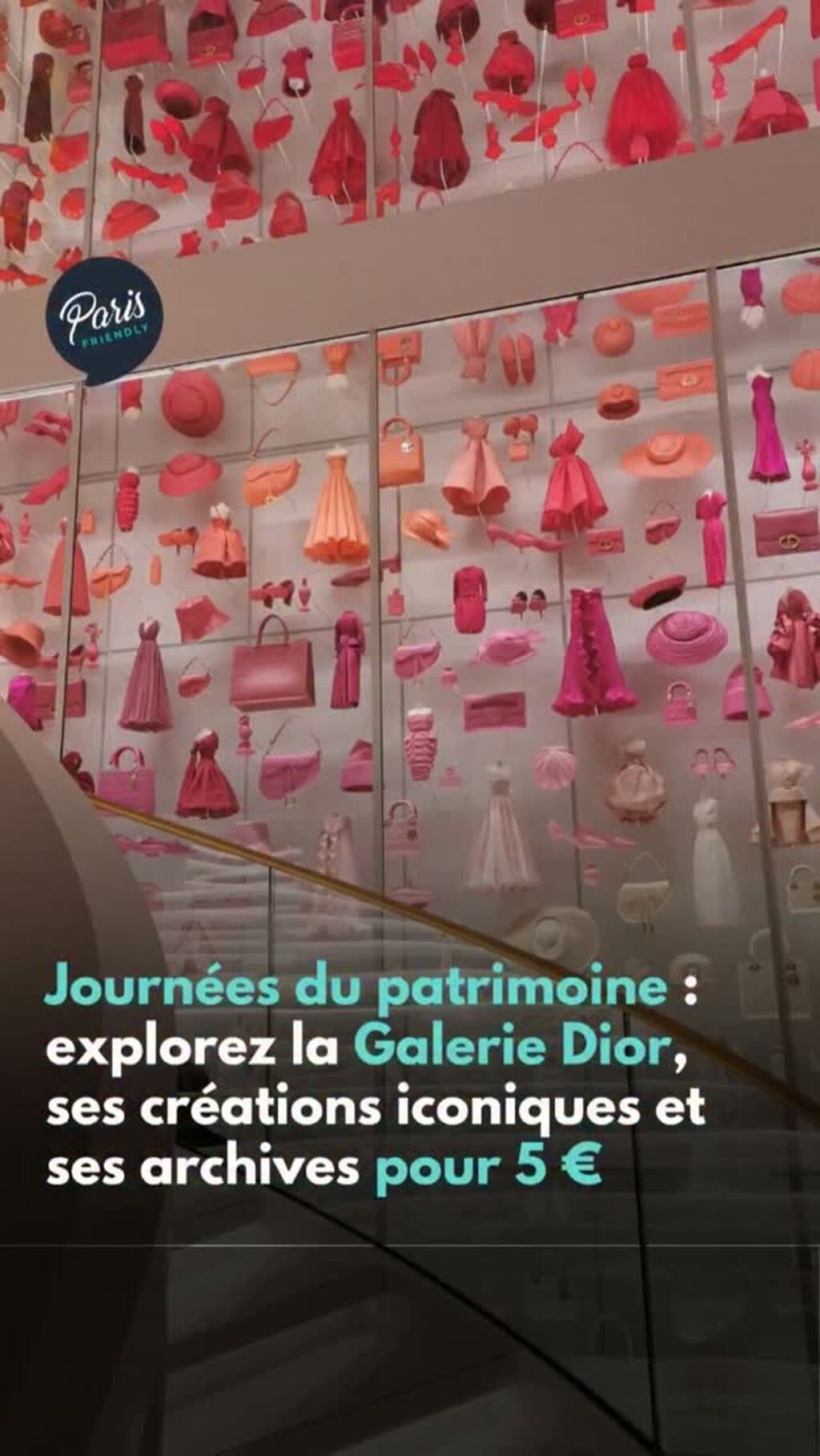 Des robes Dior, des archives et une entr&eacute;e &agrave; 5 &euro; : difficile de faire plus parisien.