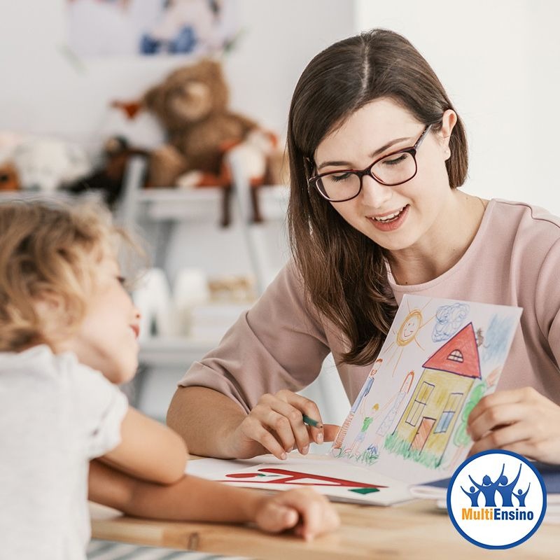 Especializa&ccedil;&atilde;o em Psicopedagogia Escolar