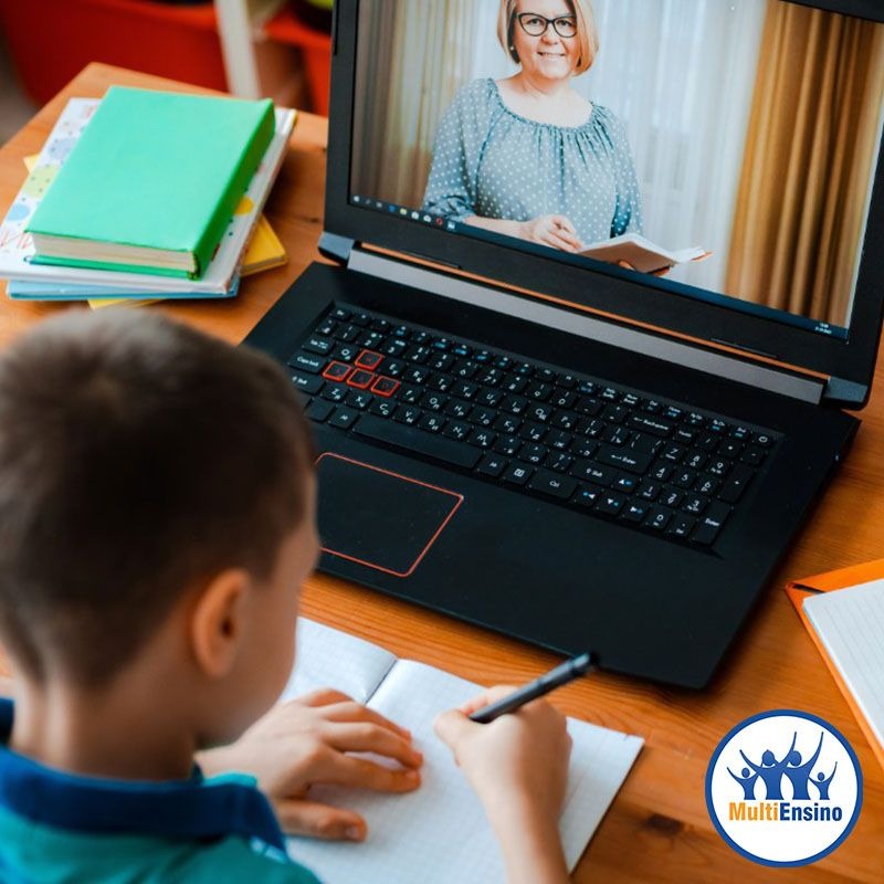 Especializa&ccedil;&atilde;o em Tutoria em Educa&ccedil;&atilde;o &agrave; Dist&acirc;ncia