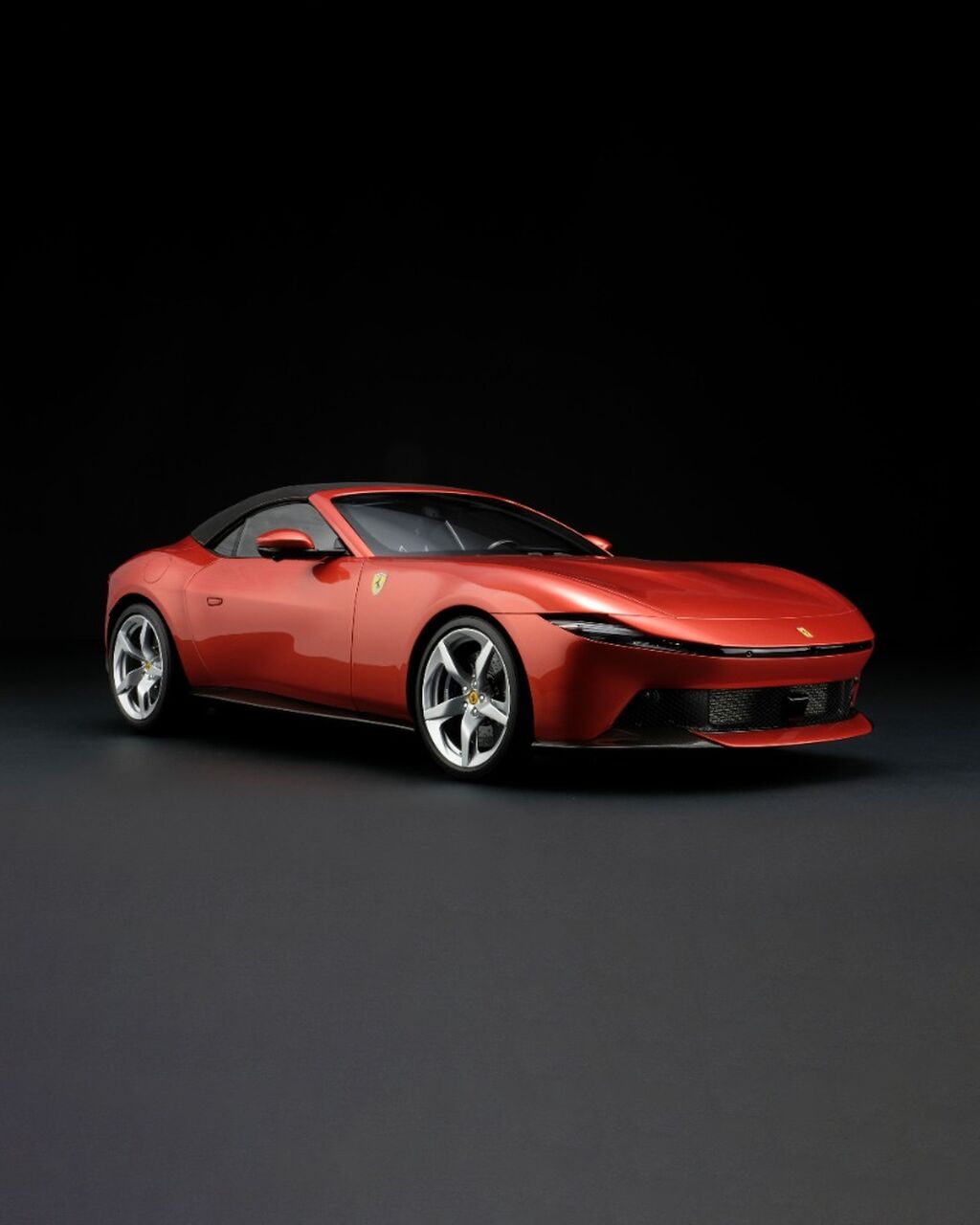 Ferrari Amalfi Spider (2026) - 1:8 scale