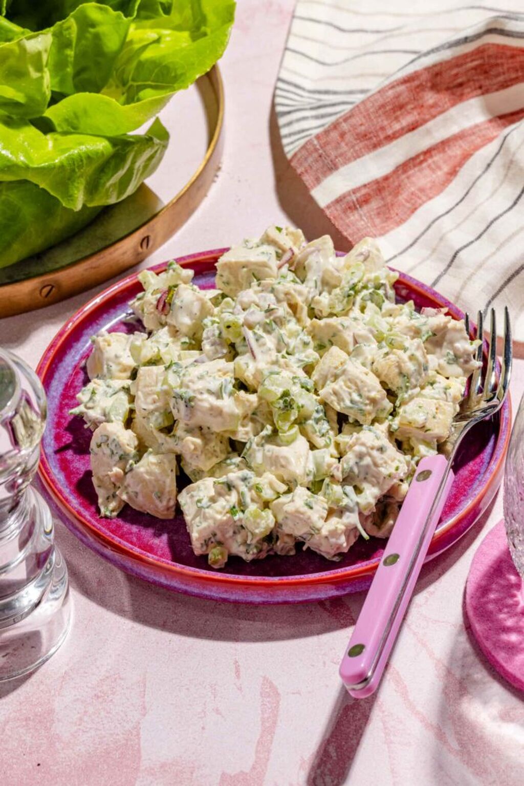 Salade de poulet traditionnelle avec mayonnaise