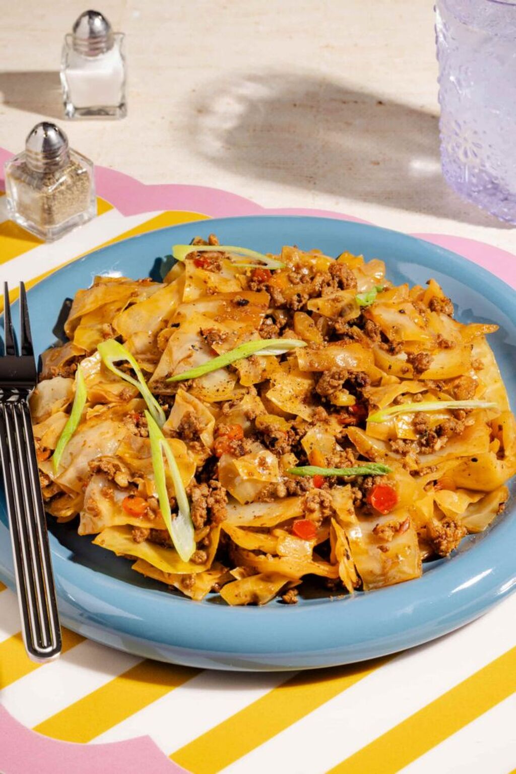 Chou cajun aux saucisses et au boeuf (dirty cabbage)