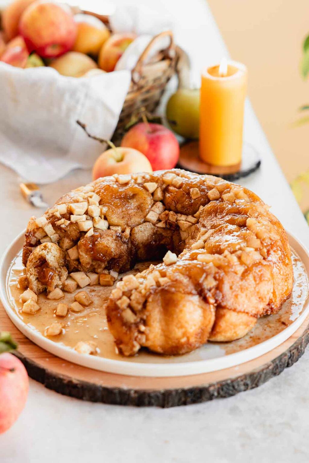 Apple Monkey Bread [Stuffed with Caramel]