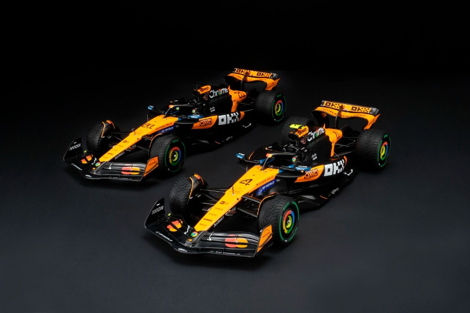 McLaren MCL39 Collection