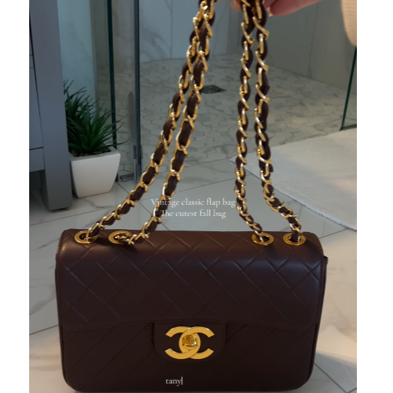 Chanel brown vintage classic flap ; create an account and use my discount at checkout - Lux 