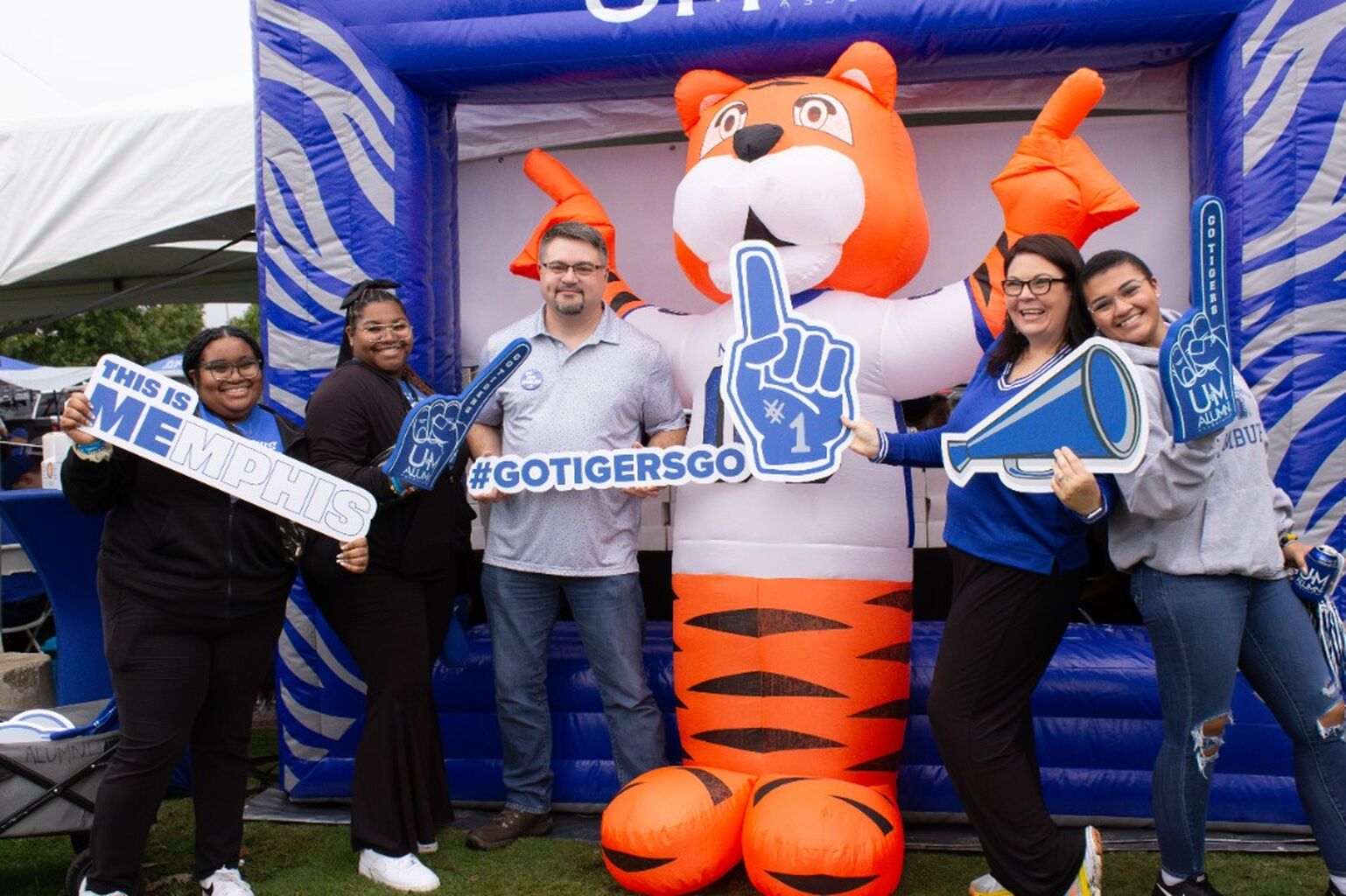 ALUMNI TAILGATE