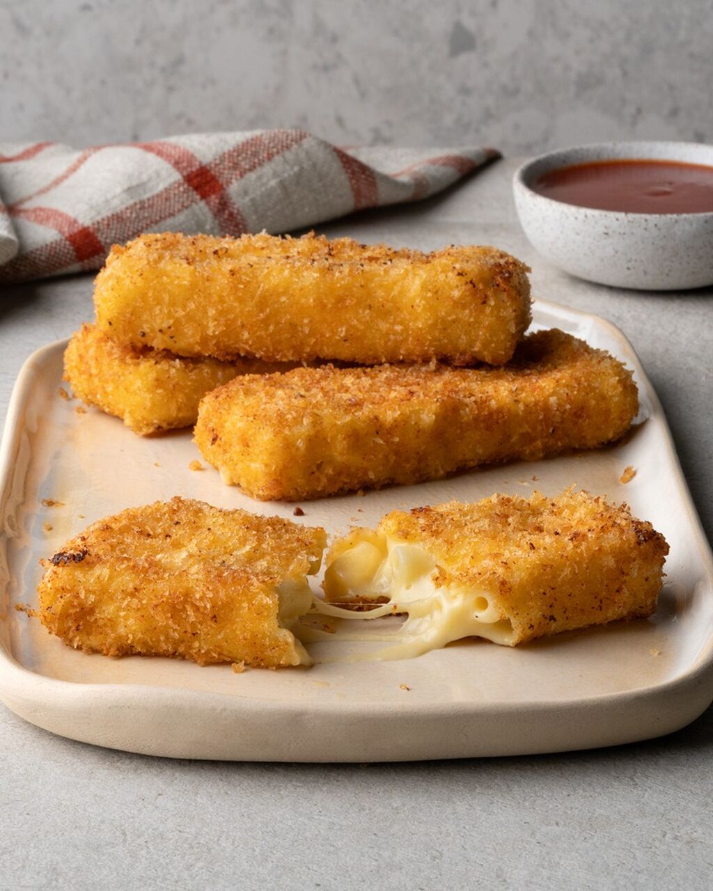 Mac 'n' cheese sticks