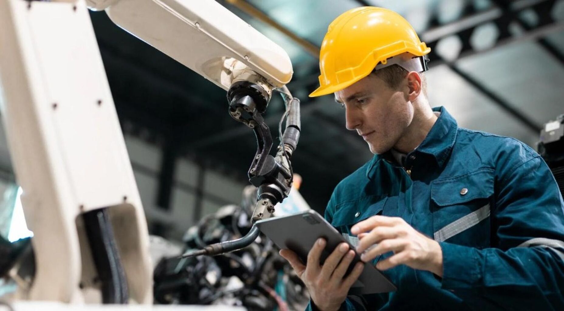 How to Train Operators in Robot Welding Programming