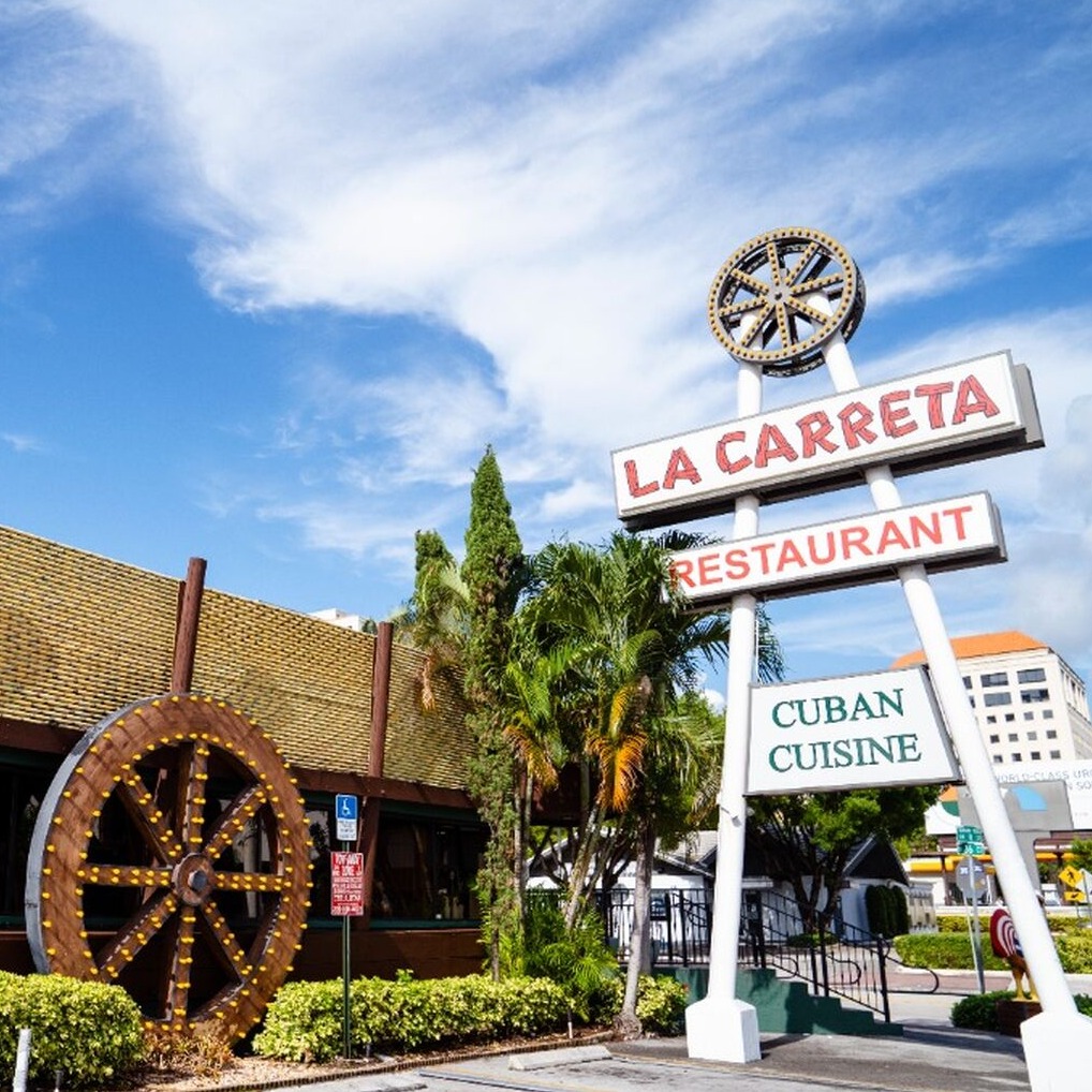 Calle Ocho: La Carreta 