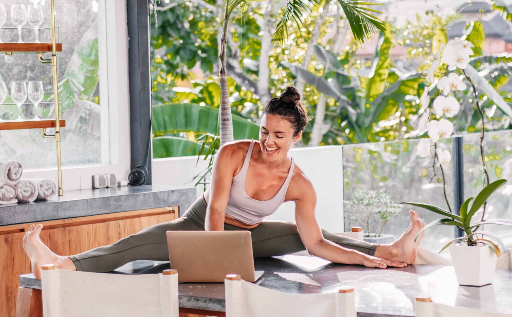 how to create a successful yoga business online from scratch