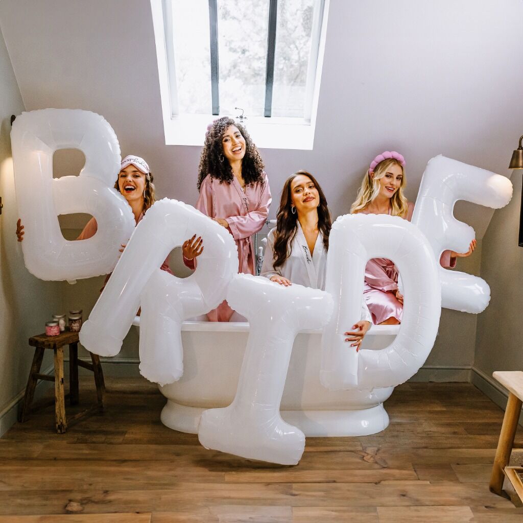 HEN PARTY DECORATIONS 