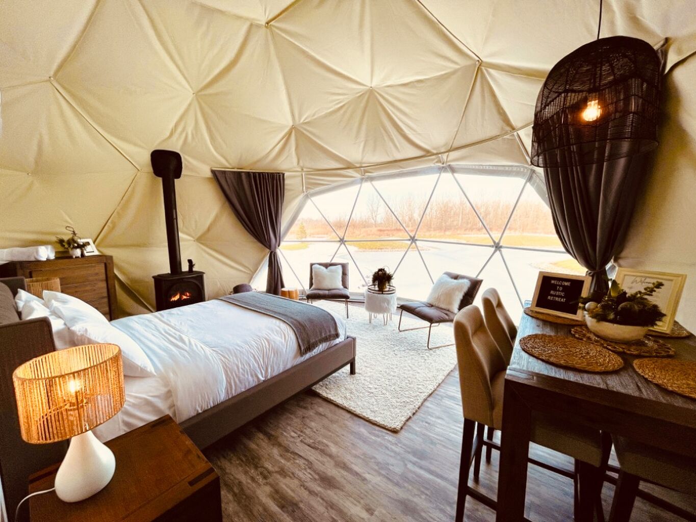 Rustic Retreat Glamping (Dome)