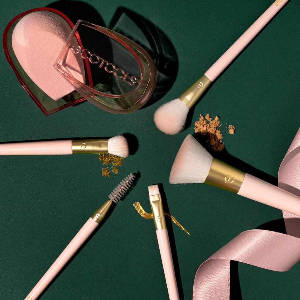 Oh What Fun It Is To Shine Holiday Makeup Brush & Sponge Kit