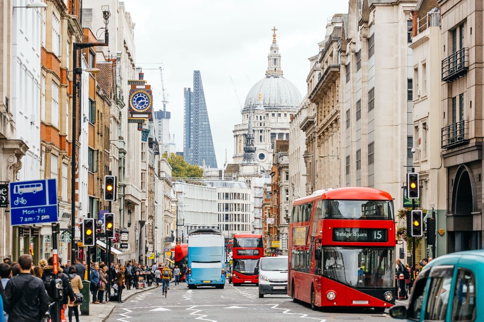 🌍 Help Me, LP! I have an 8-hour layover in Heathrow airport: can I squeeze in sightseeing?