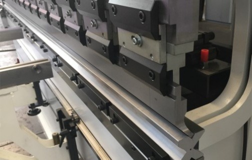 (INT) Precitools press brake tools, bending tooling from Italy