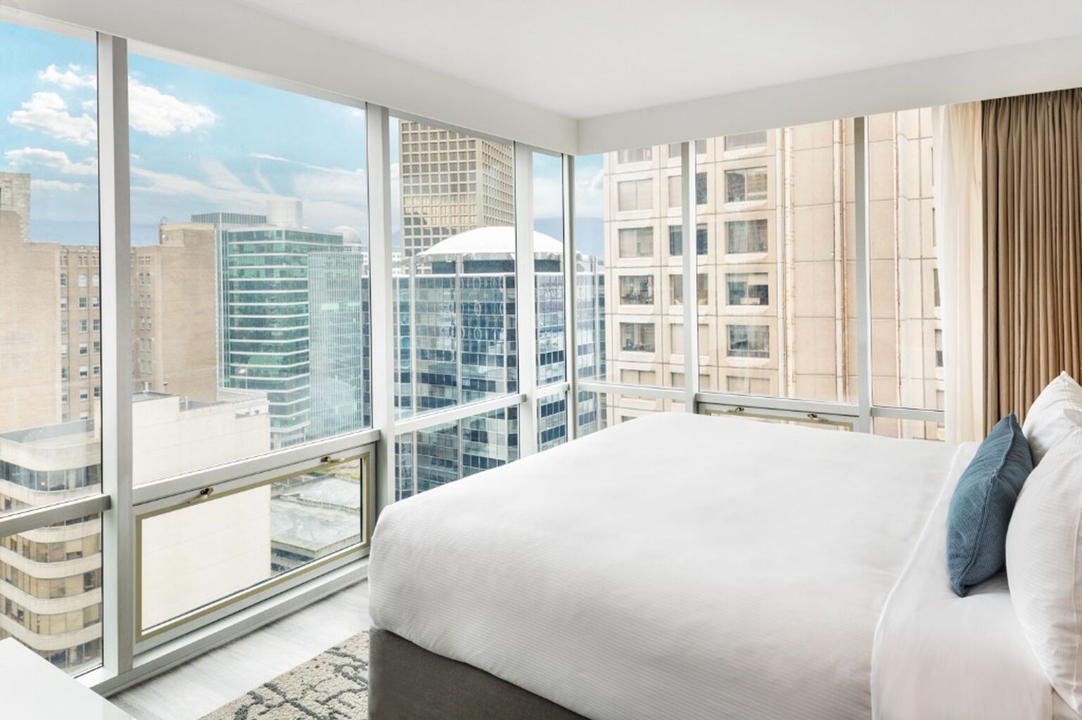 "Forget the Vancouver Lookout and Go Here Instead"