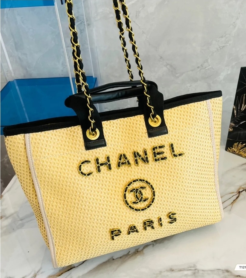 Chanel tote 