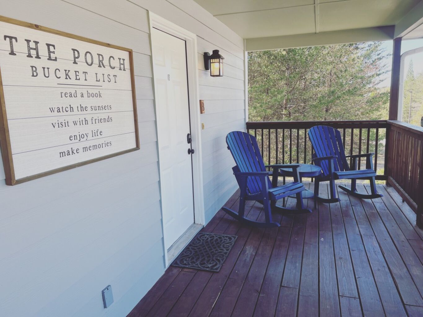 Airbnb Porch(B)