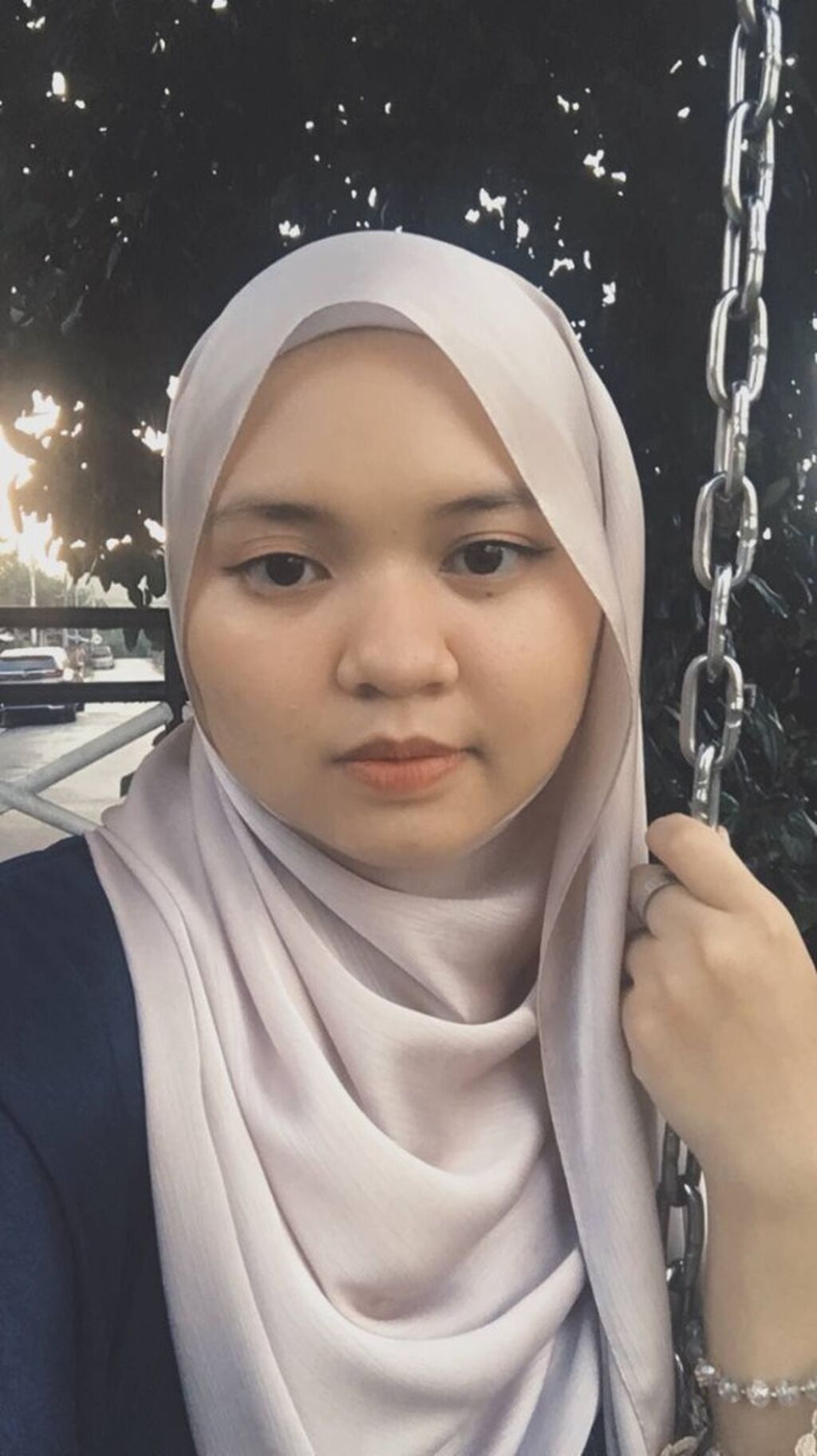 CHAT WITH AINNUR