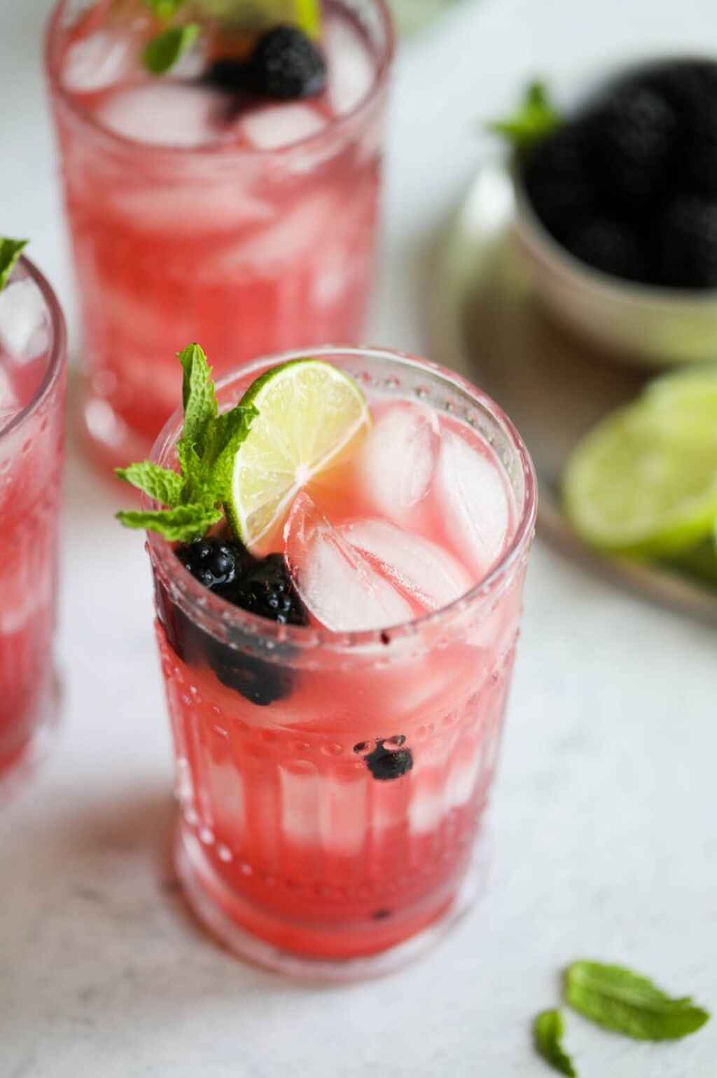 Blackberry Lime Prosecco Cocktail (carousel)