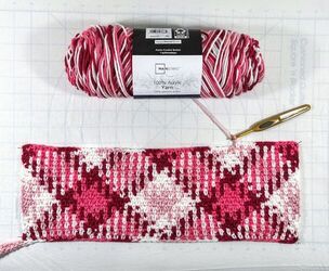 Yarns that Color Pool the Argyle Print, Crochet